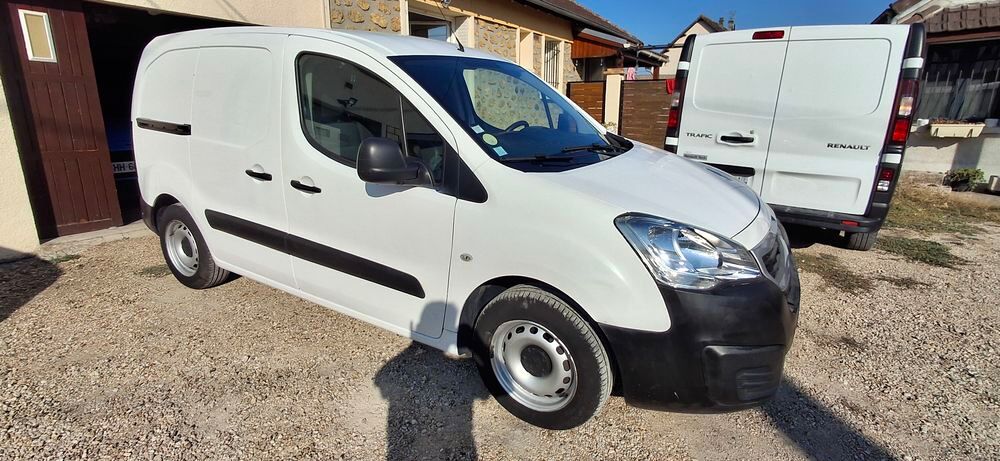 Partner PARTNER FOURGON STANDARD 1.6 BLUEHDI 75 BVM5 PREMIUM 2018 occasion 77610 Neufmoutiers-en-Brie