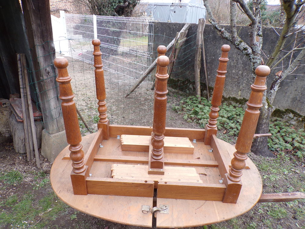 table chene massif extensible.
Meubles