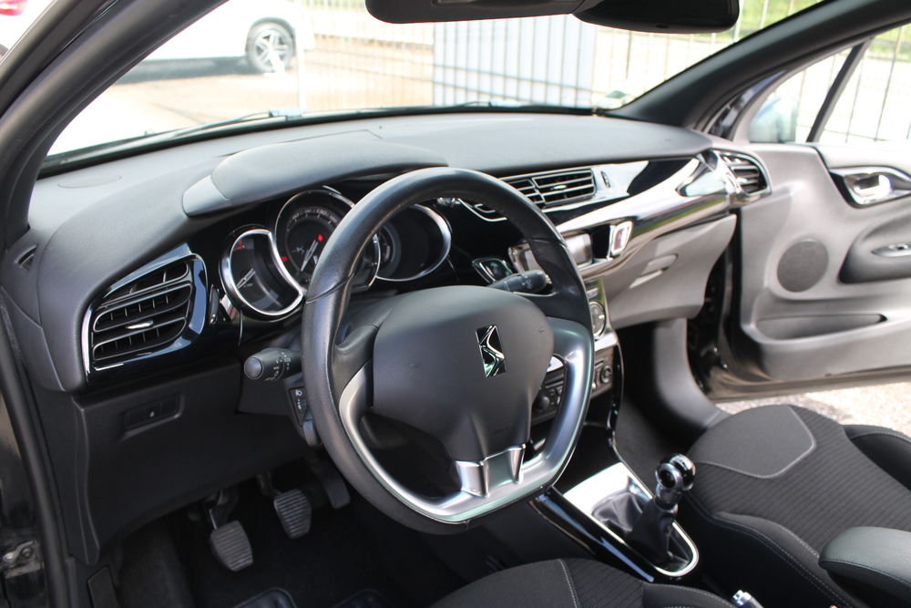 DS3 DS 3 PureTech 82 BVM So Chic 2015 occasion 20260 Calvi