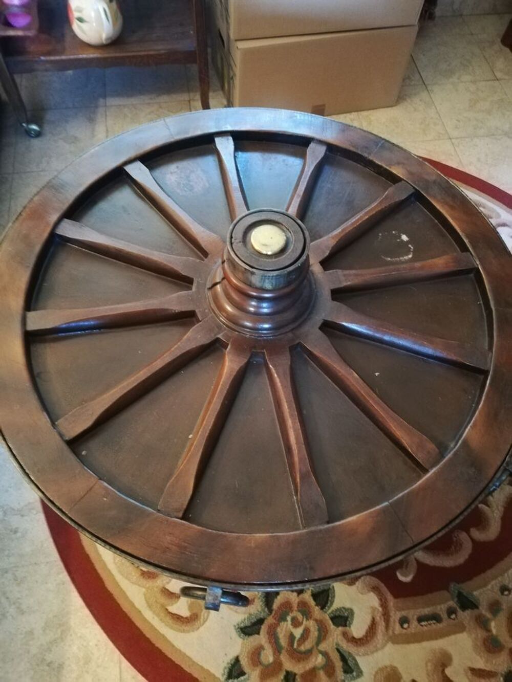 table en fer forg&eacute; avec tapis Meubles