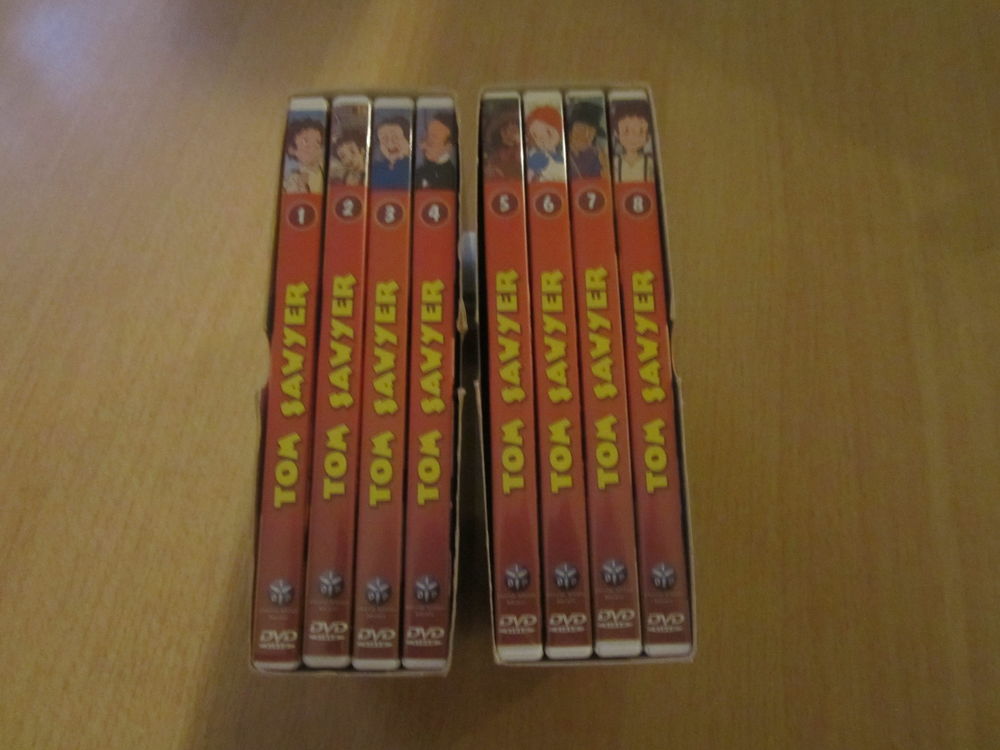 8 DVD de tom Sawyer. Chaque DVD dure 2 h 50 Consoles et jeux vidéos