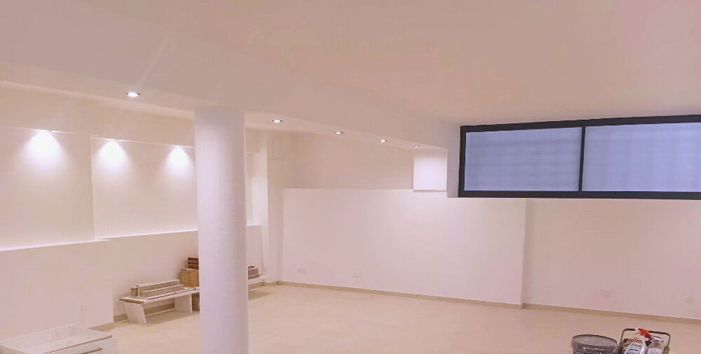 Location Autre LOCAL COMMERCIAL  - 90 m²HYÈRES  (83400) Hyères