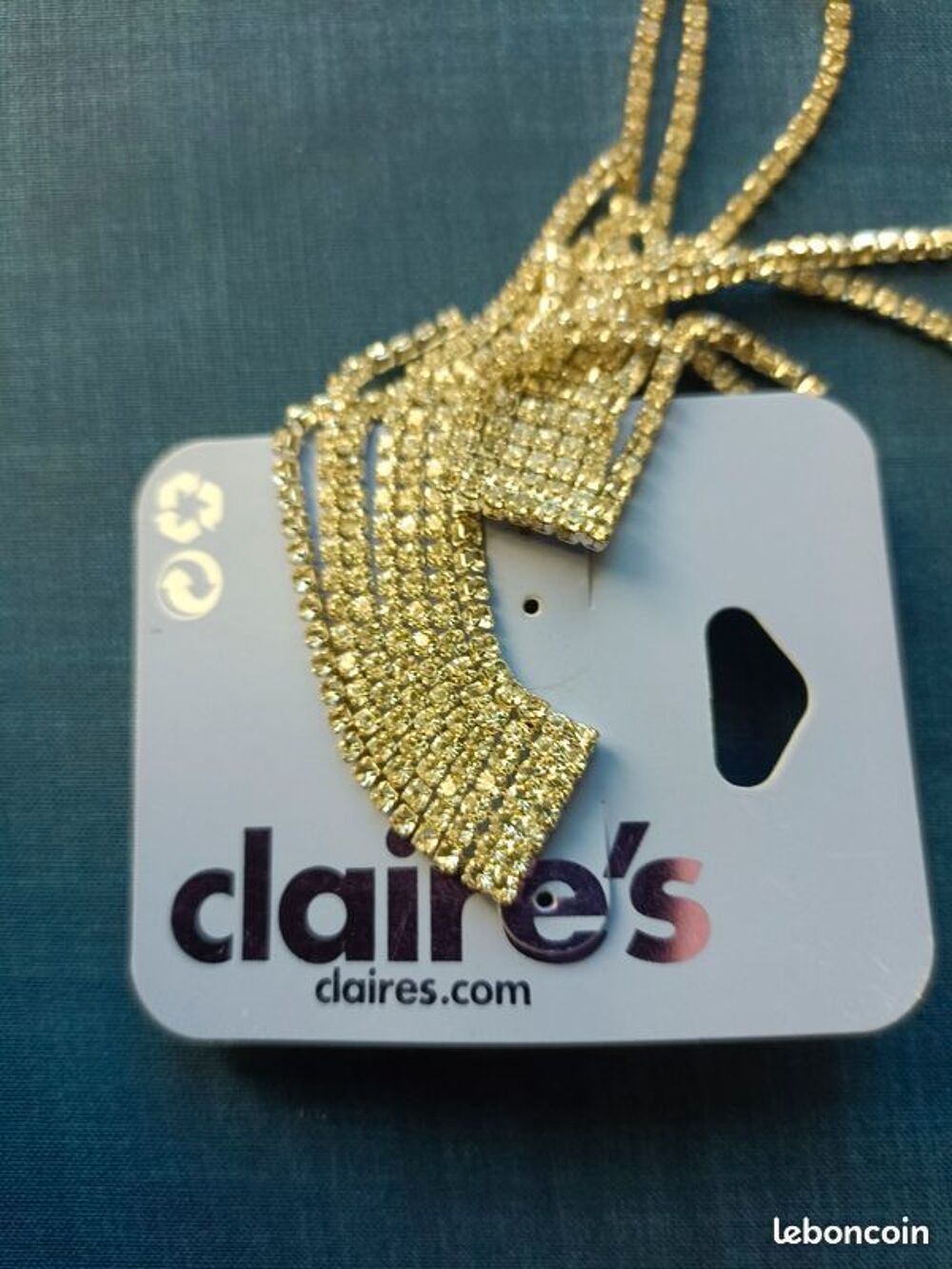 Boucles d'oreilles strass neuves Bijoux et montres