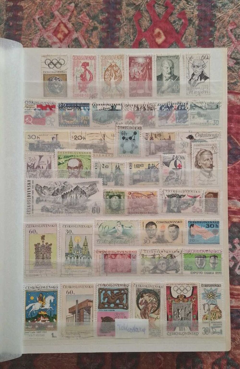 Classeur timbres Pays de l Est 