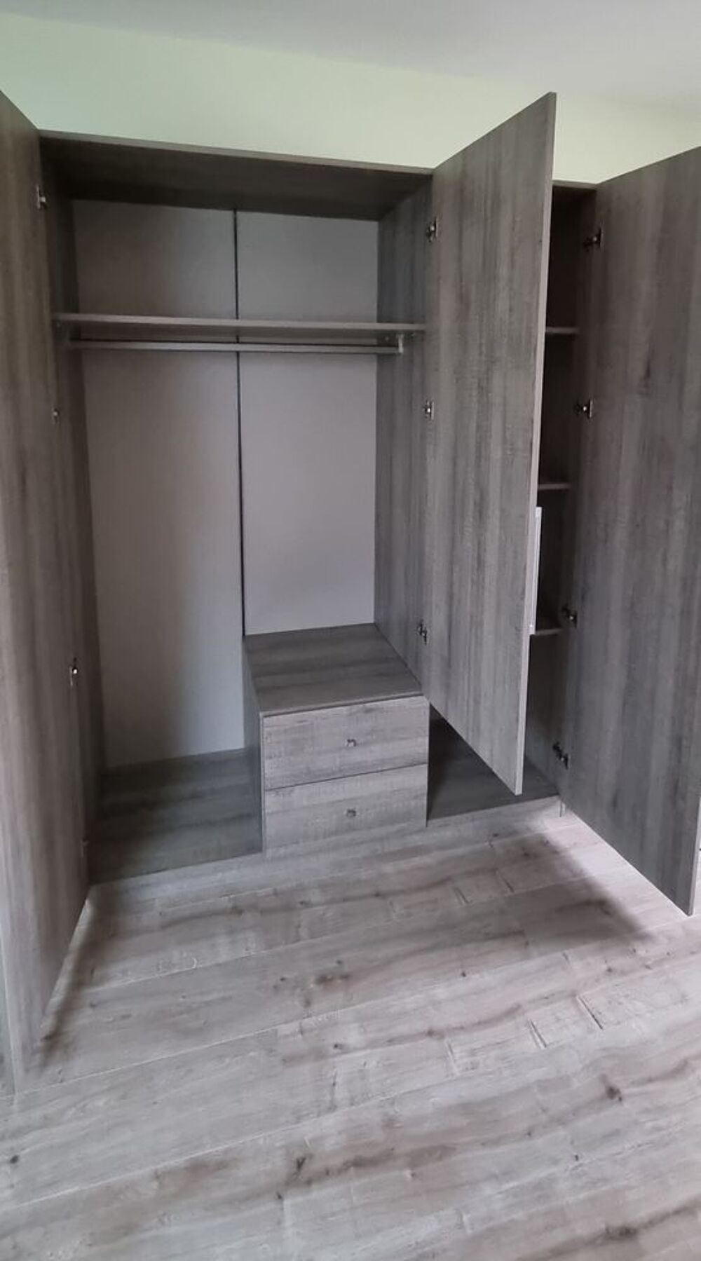 Armoire 3 portes Meubles