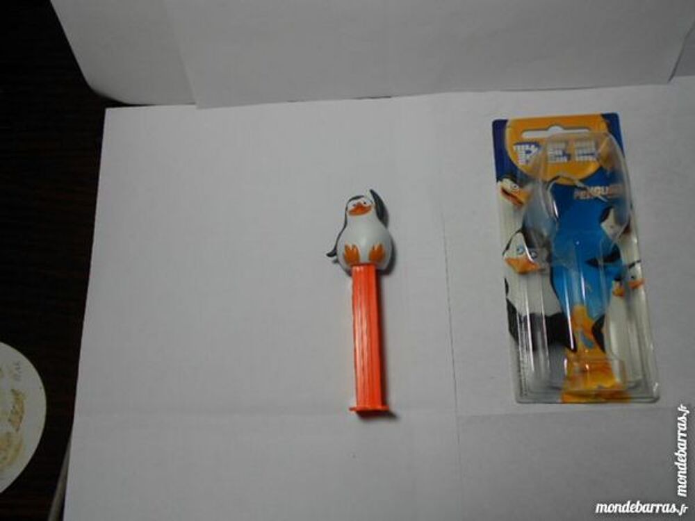 PEZ DISTRIBUTEUR BONBONS PINGOUINS OF MADAGASCAR Jeux / jouets