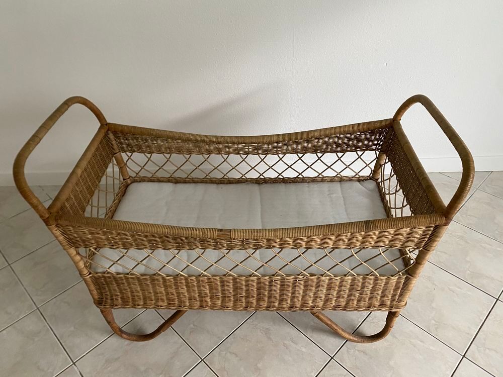 lit pour b&eacute;b&eacute; en rotin Mobilier enfants