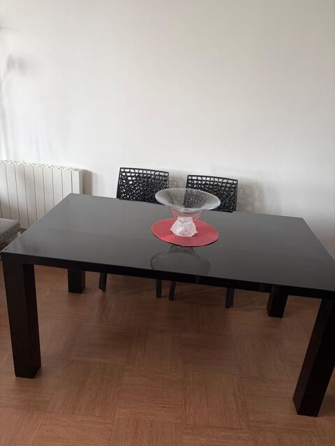 Table noir vernis 90/160
Châtillon (92)