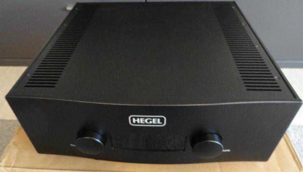 Amplificateur int&eacute;gr&eacute; haut de gamme Hegel H590 avec streaming €" 2x301W €" Tr&egrave;s bon &eacute;tat Audio et hifi