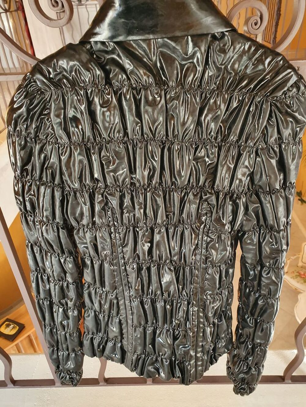 V&Eacute;RITABLE BLOUSON PRADA Vêtements