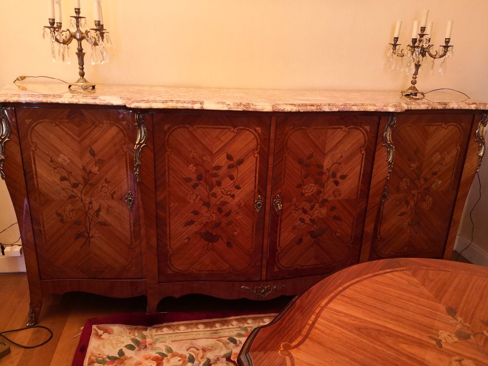 Rare : Buffet et table style Louis XV (peuvent &ecirc;tre vendus s&eacute;par&eacute;ment) Meubles