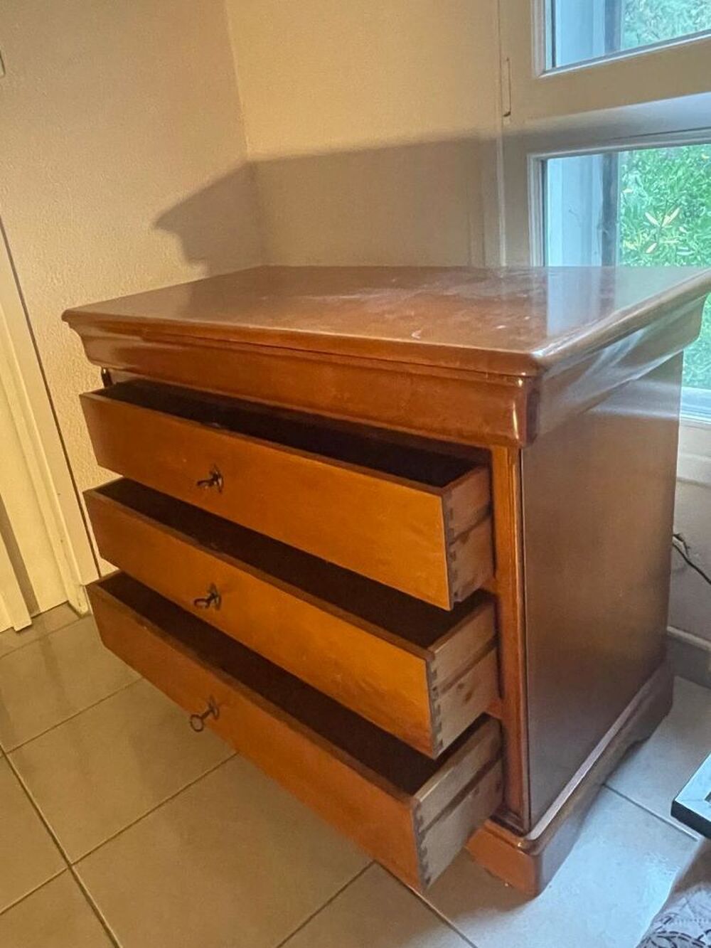 Belle Commode 3 tiroirs style louis Philippe 
Meubles