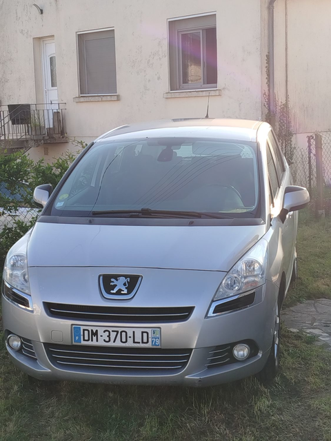 Peugeot 5008 1.6 HDi 112ch FAP BVM6 Confort Pack 5pl 2011 occasion Maul&eacute;on 79700