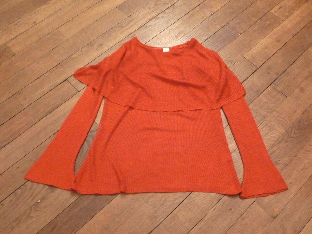 Pull Orange avec son Grand Col et Manches Longues Vêtements