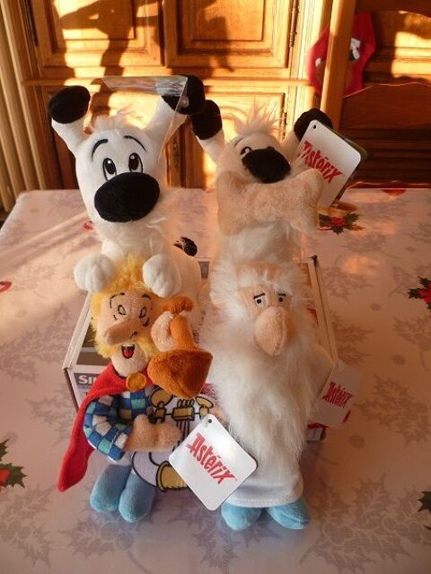 Peluches n°2 Asterix obelix lidl gaulois idefix collection m 6 Fèves (57)