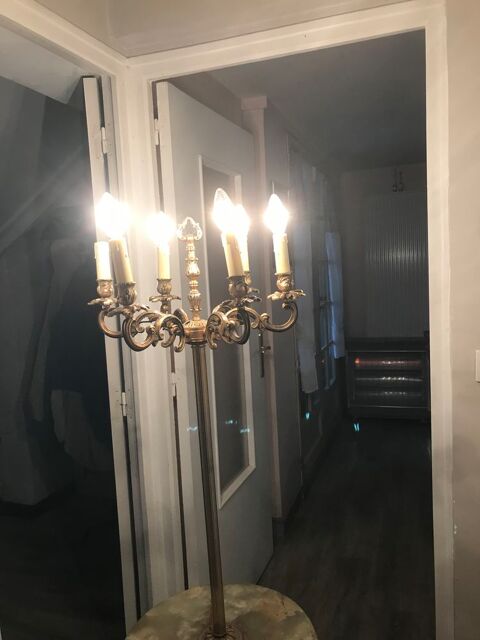 Lampadaire en bronze et marbre 259 Saint-Maurice-sur-Aveyron (45)