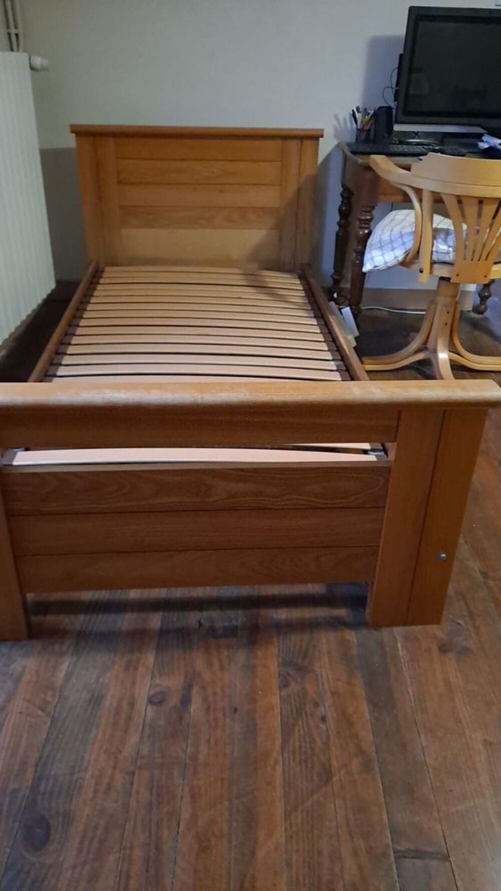 Lit 1 personne 190 x 90, avec sommier &agrave; lattes et matelas. Meubles