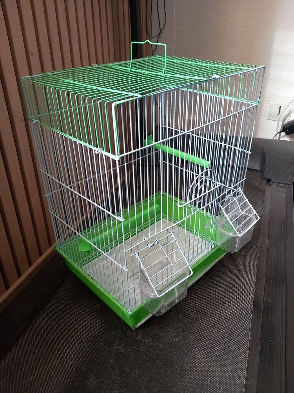   Petite  cage à oiseaux  quazi neuve 15e 