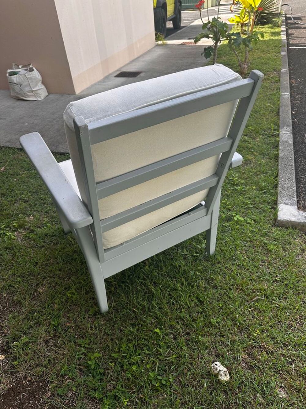 Confortable fauteuil bois et tissus Meubles
