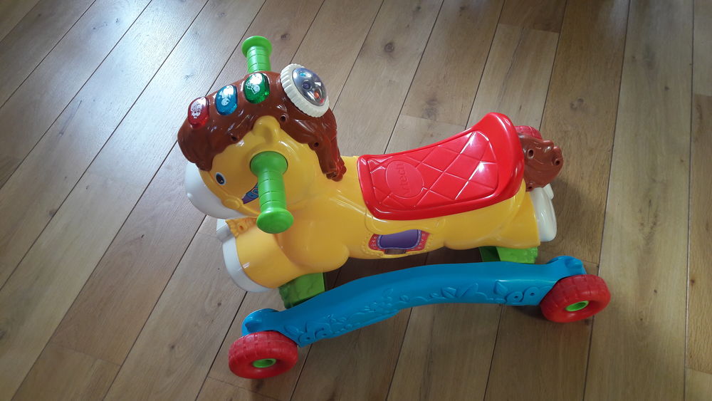 Trotteur cheval
Jeux / jouets