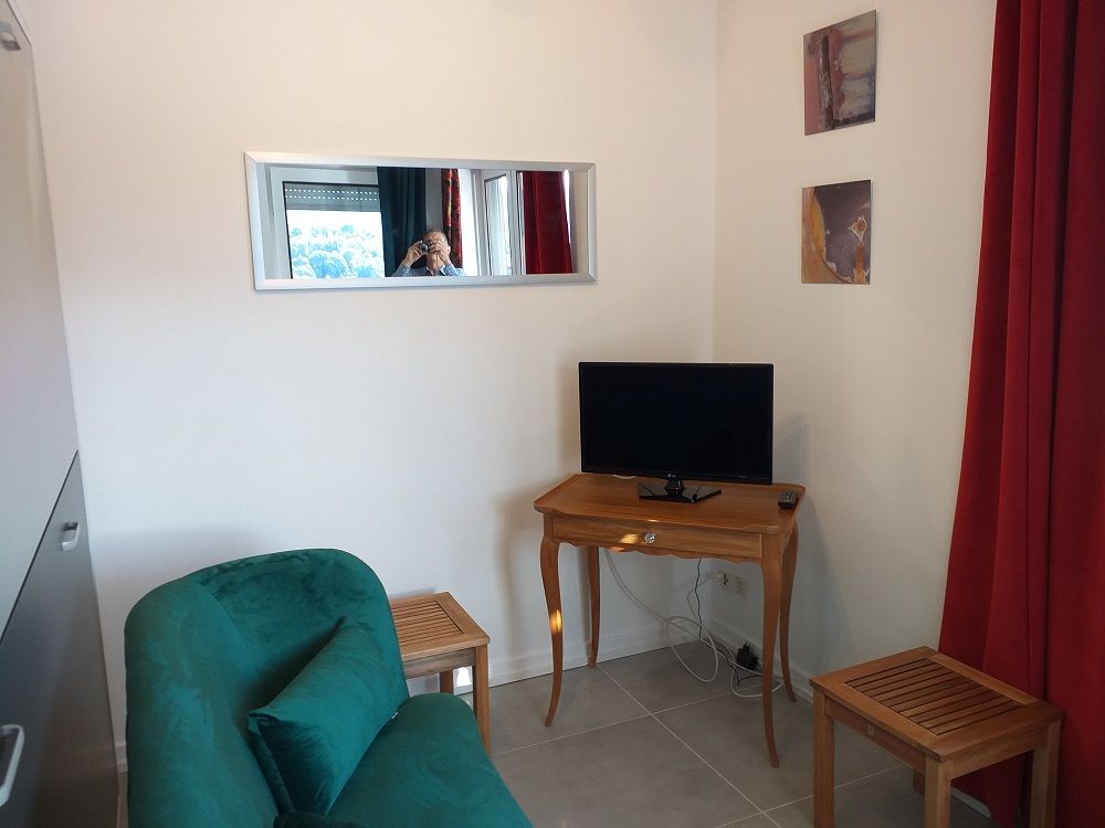   Beau studio moderne, lumineux 32 m² chambre séparée Montcalm Rhône-Alpes, Saint-Jean-Bonnefonds (42650)