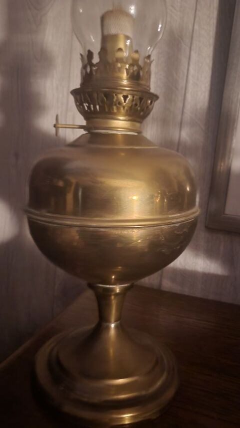 lampe p�trole cuivre  50 Montlu�on (03)