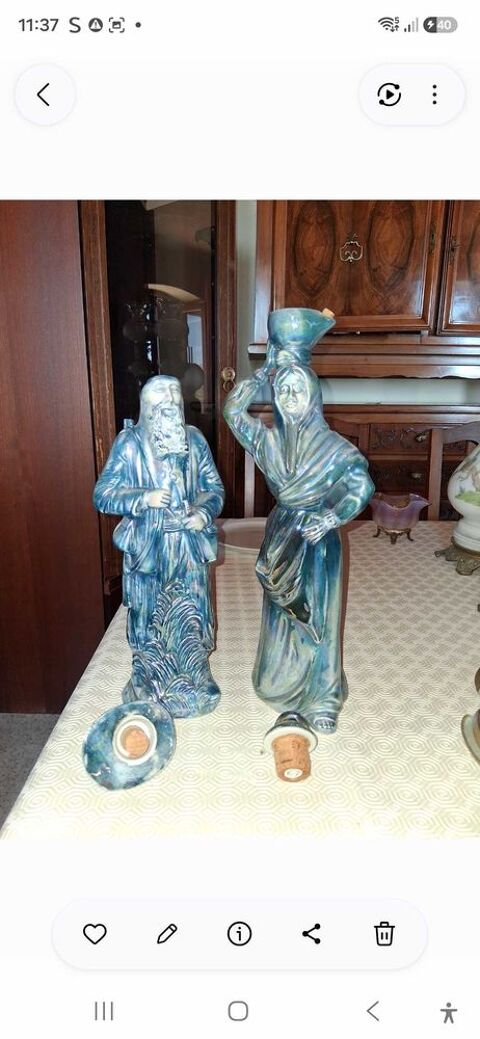 lot de bouteilles a eau ou a vin en porcelaine 300 Perelli (20)