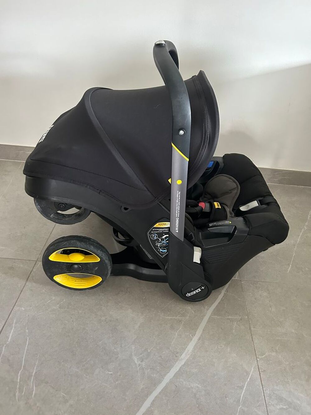 Poussette Doona ? Pack complet quasi neuf ? Tout achet&eacute; NEUF Puriculture