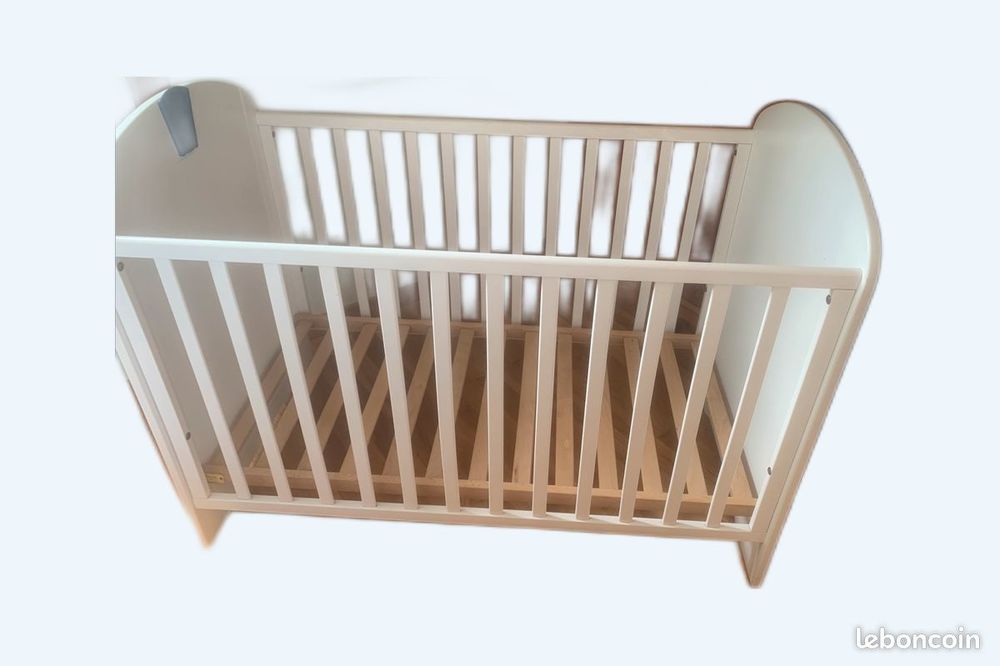 LIT BEBE bois blanc Mobilier enfants