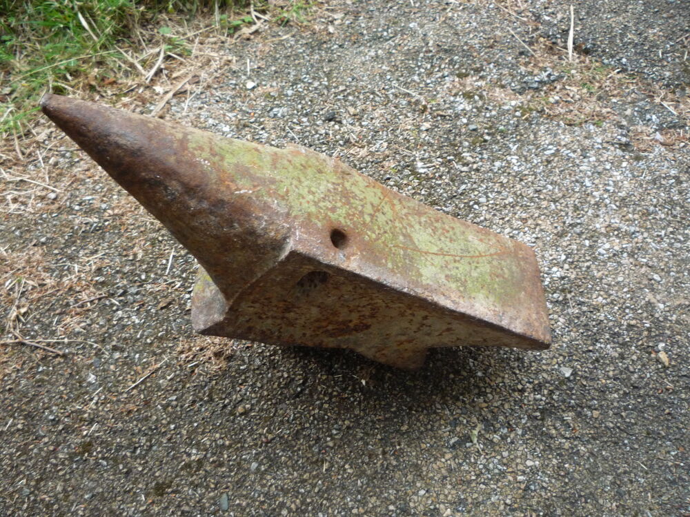 Enclume de mar&eacute;chal ferrant tr&egrave;s ancienne
