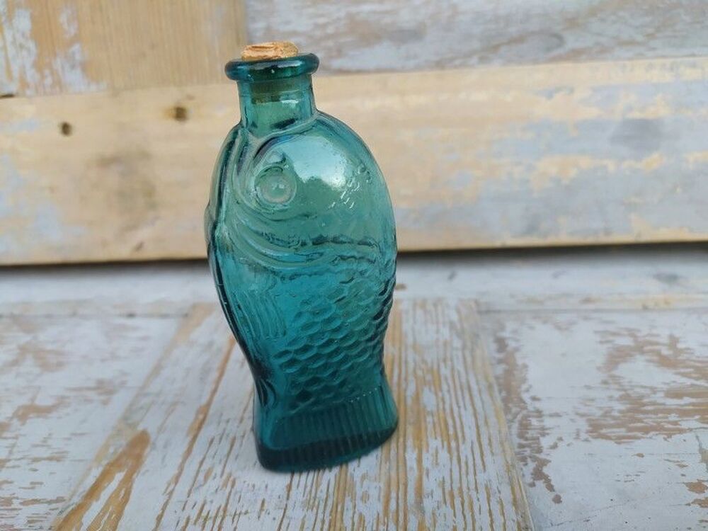 Bouteille Verre Bleu Publicitaire Poisson Bitters Fisch's 
