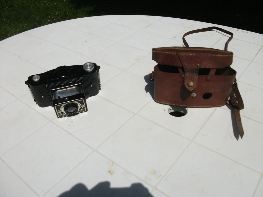 TRES BEL APPAREIL PHOTO "ULTRA FEIX" ((1950) 