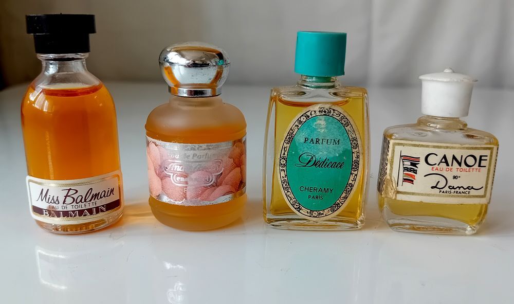8 miniatures de parfum &agrave; 3,50  