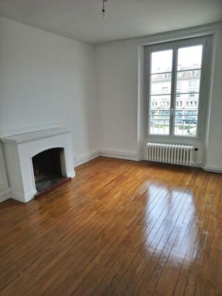  Appartement � louer 5 pi�ces 80 m�