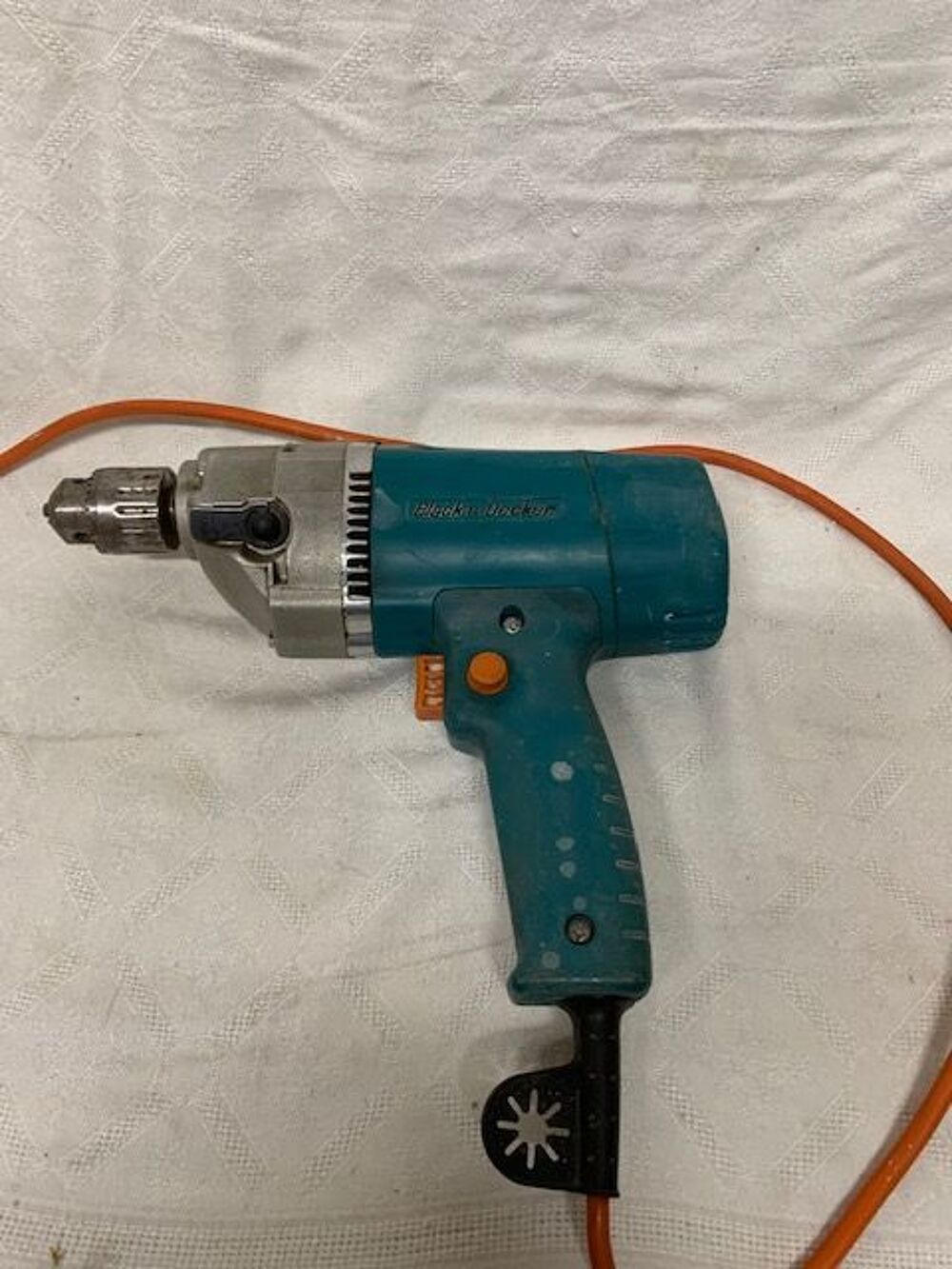*B40 
Perceuse Black &amp; Decker		 Bricolage