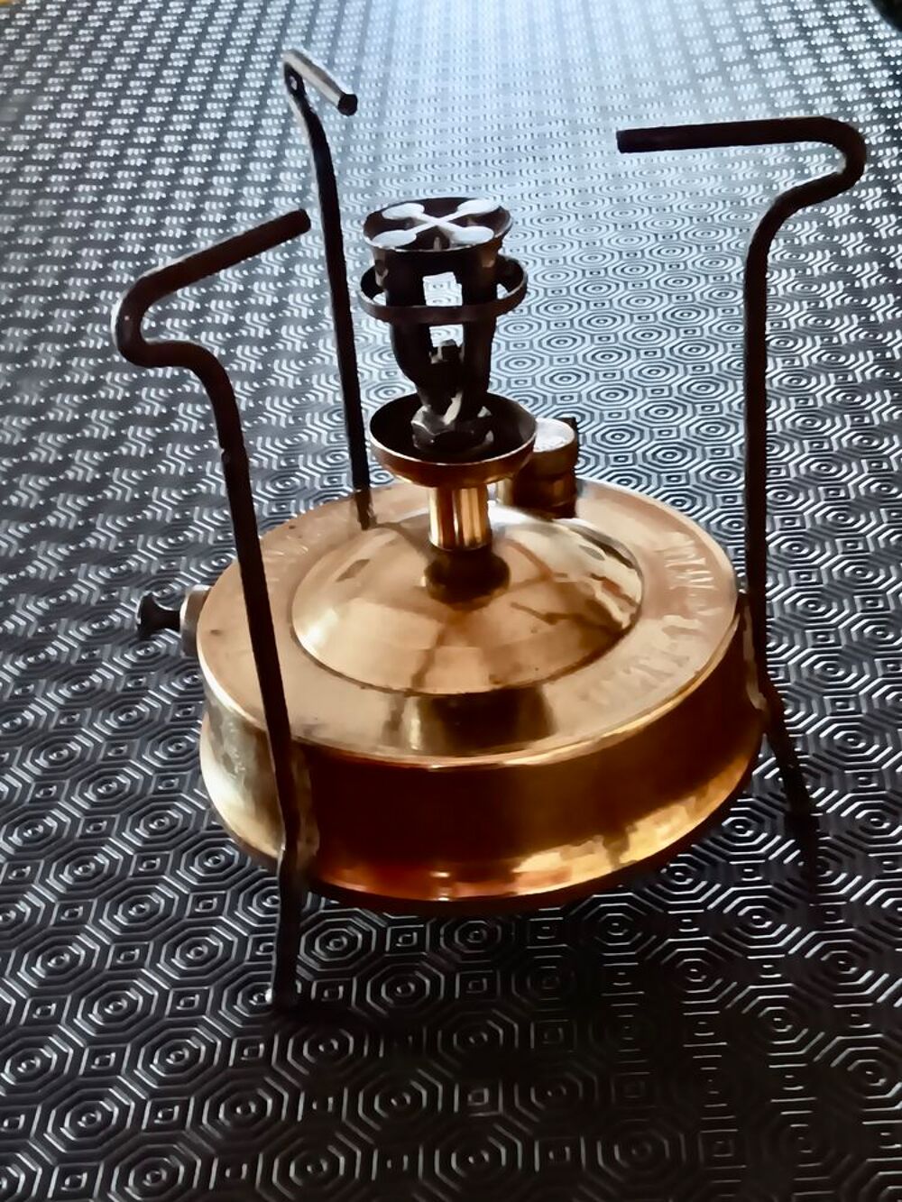 r&eacute;chaud &agrave; p&eacute;trole ancien 