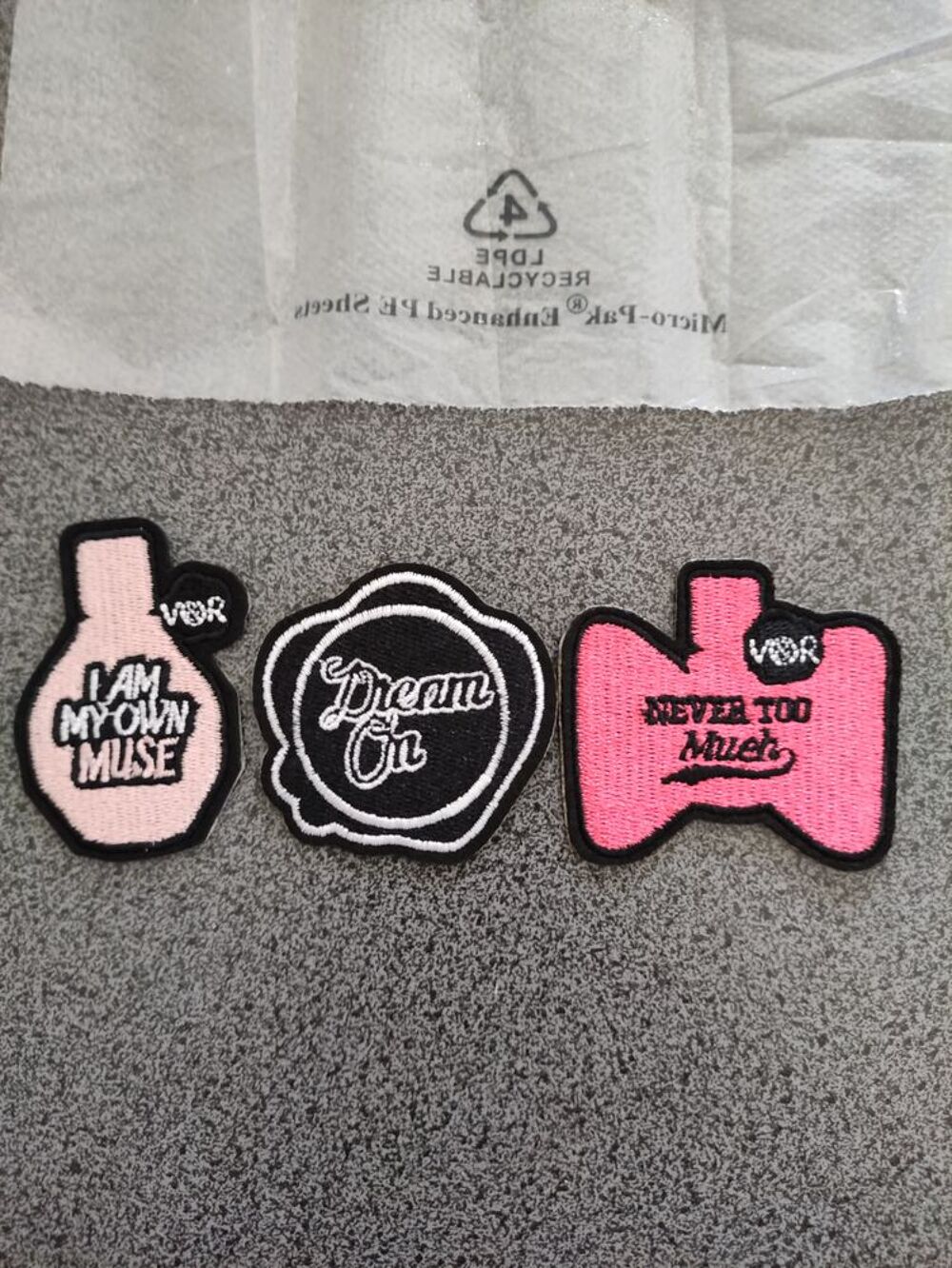 Trois patchs couture Viktor &amp; Rolf 
