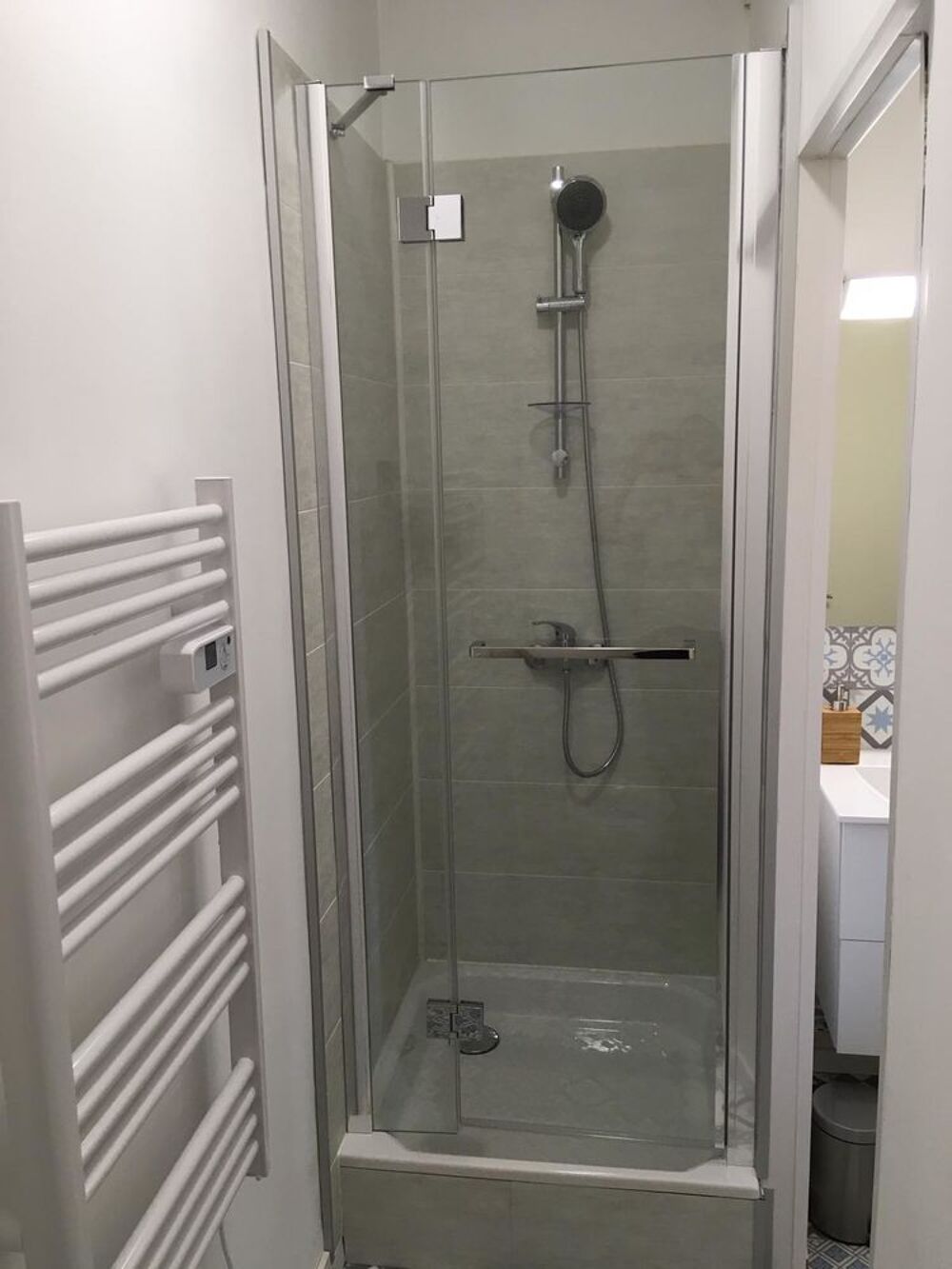 Location Appartement Studio meublé toutes charges comprises à Orbec ( eau / elec) Orbec