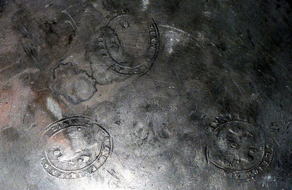 ASSIETTES ETAIN GRAVE JUDAICA 