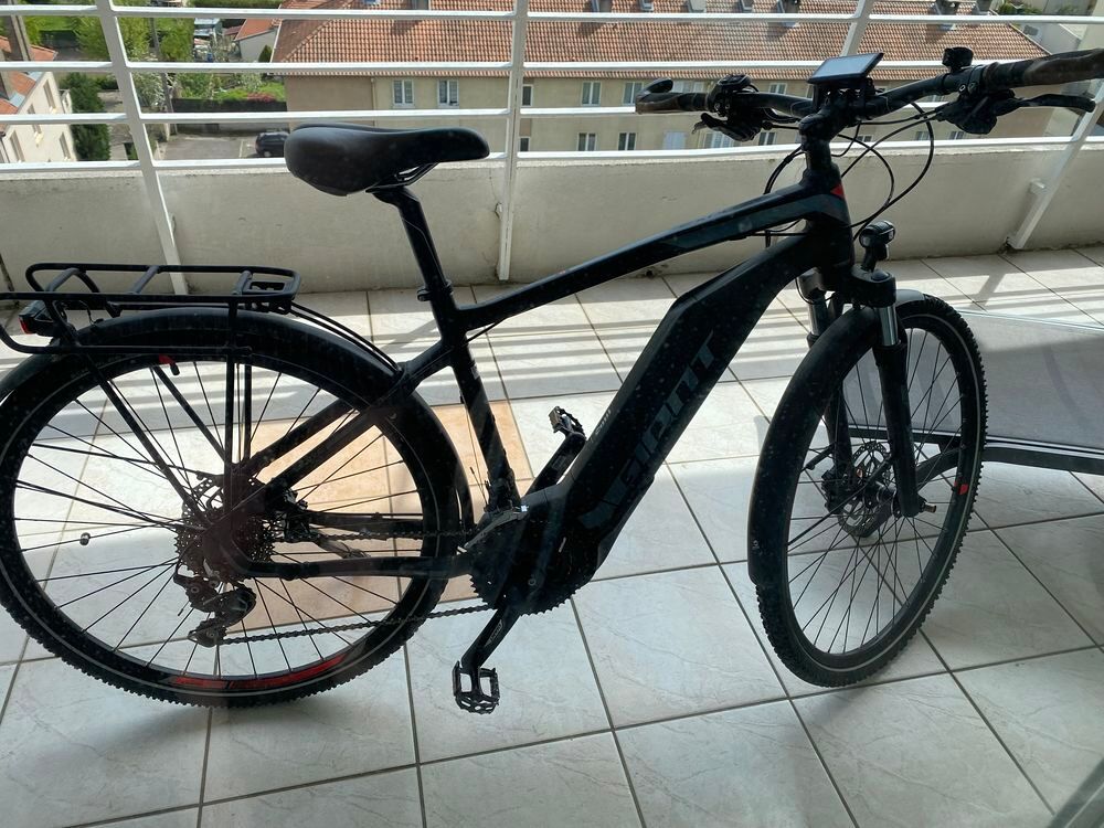 V&eacute;lo &eacute;lectrique giant explorer E 1. 25 Vélos