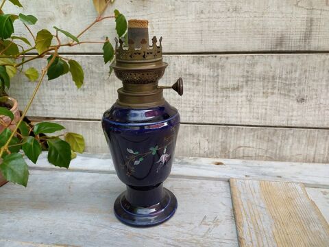 Ancienne Lampe  Ptrole Faence Bleu Nuit Dcor Fuchsias 38 Loches (37)