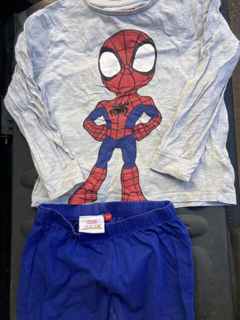 Costumes d�guisements v�tements enfants 2 -3-4-5?6-7 ans 3 Nice (06)