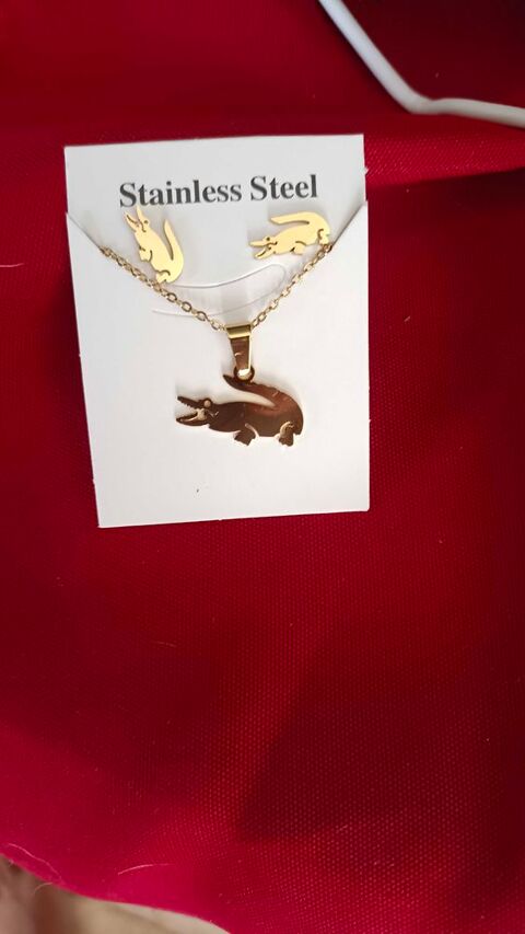 boucles d'oreilles alligator dores 11 Lespignan (34)