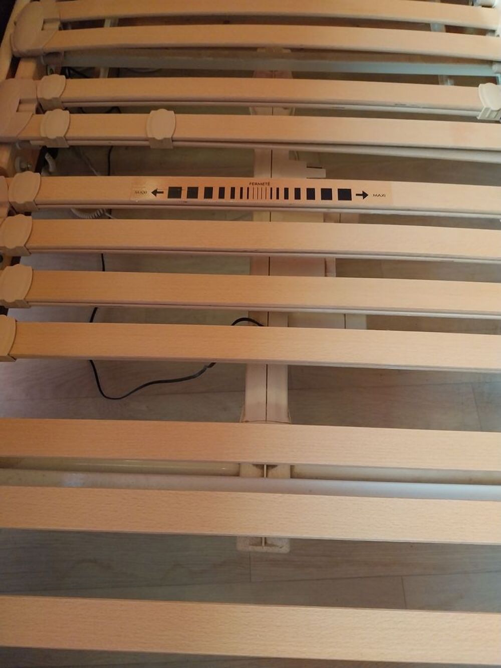 Lit electrique + sommier &agrave; lattes + bois de lit merisier 160 Meubles