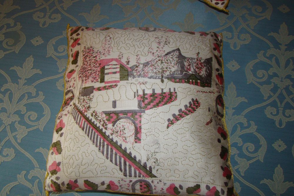 Lot de 2 coussins - vintage ann&eacute;es 1980	
D�coration