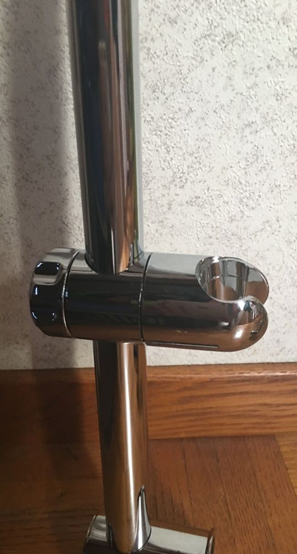 barre de douche avec accroche douchette Electromnager