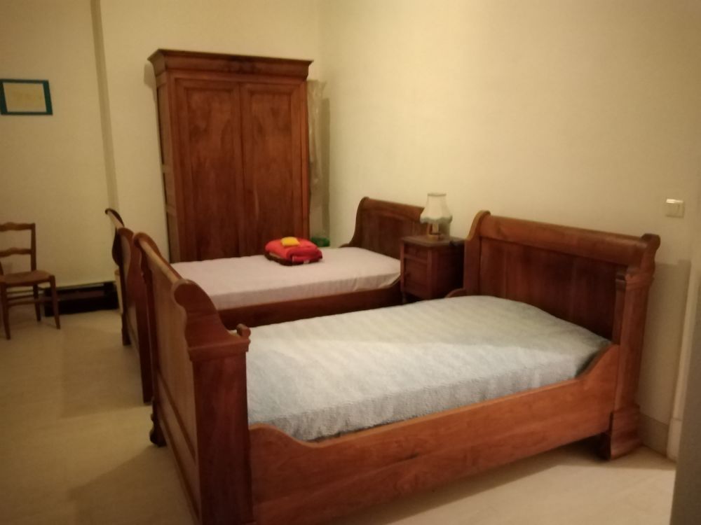 D'UNE CHAMBRE A COUCHER POUR ENFANTS Meubles