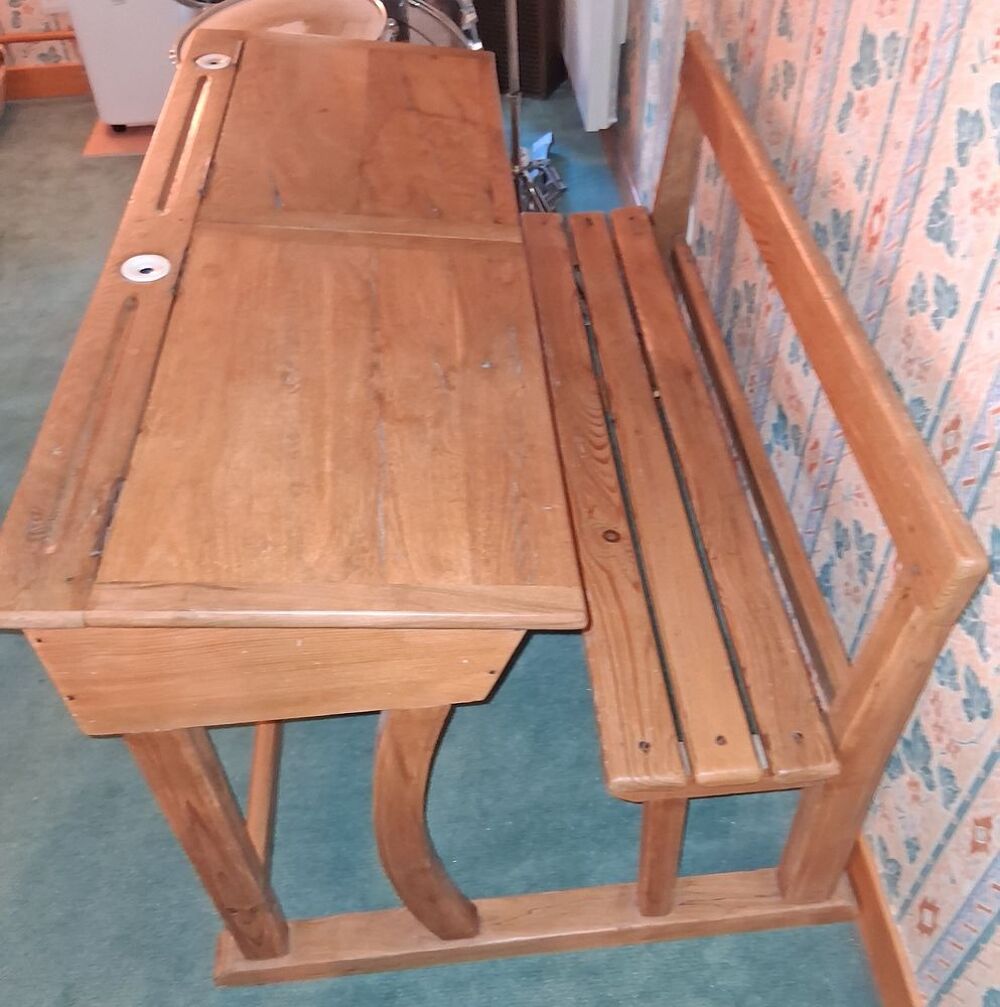 Bureau d'&eacute;cole en bois Décoration