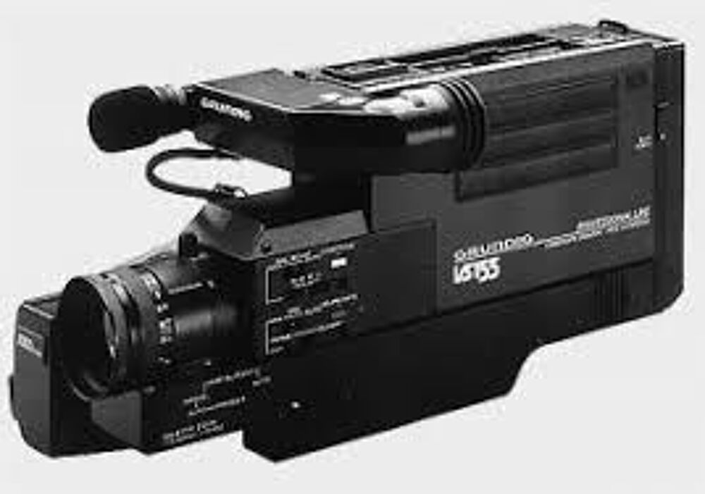 Camescope prof. VHS GRUNDIG VS155 AF A REVISER Photos/Video/TV