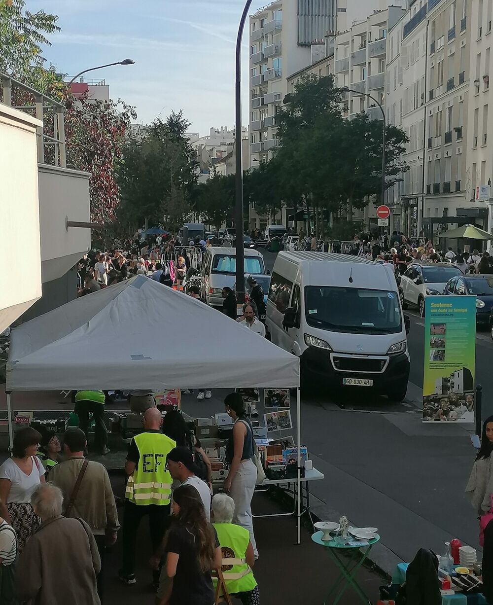 22e Grand vide-greniers rues Pixerecourt et Belleville 75020 Vide grenier, march aux puces, braderie